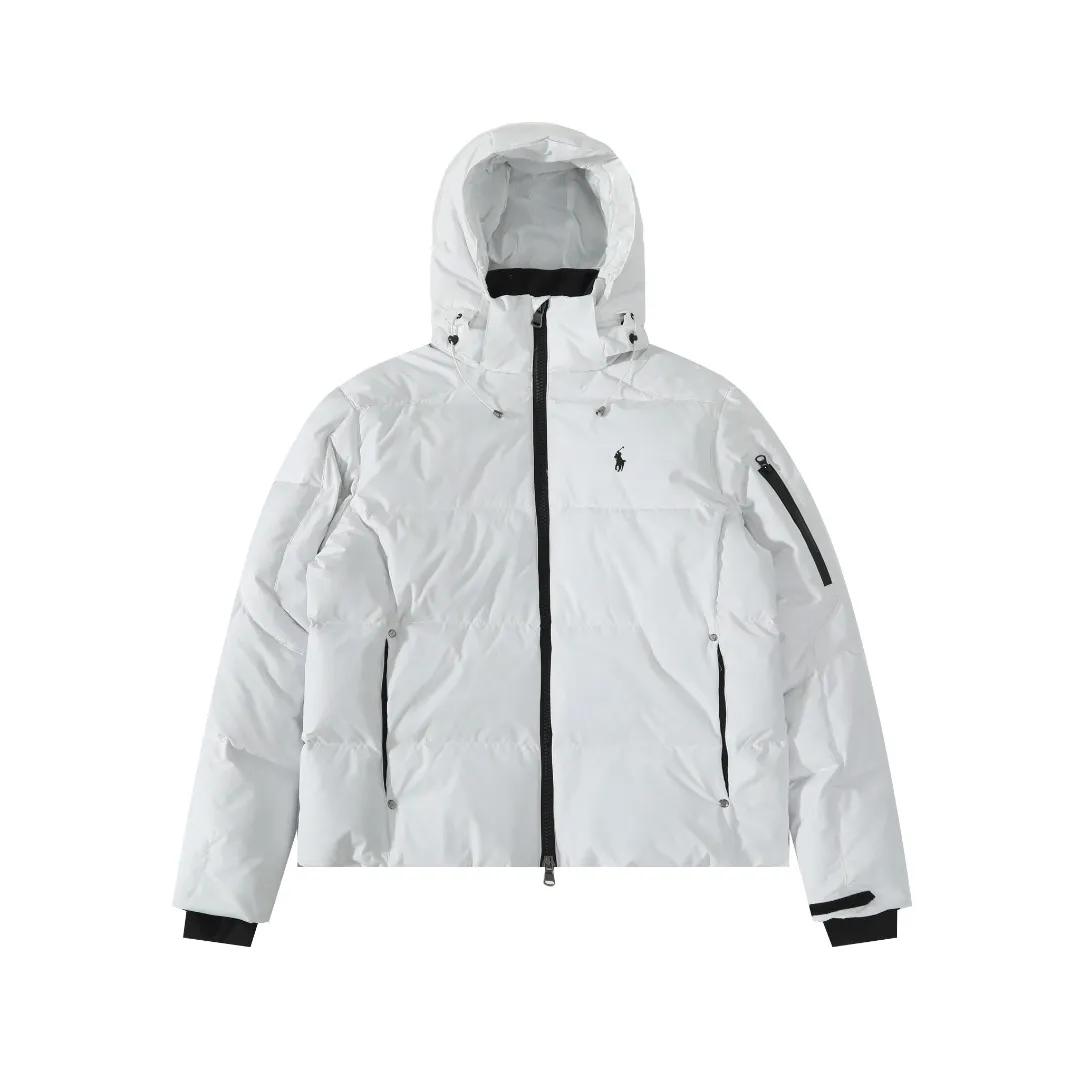 P680 #R58 Ralph Lauren/Ralph Lauren five-color classic new down jacket jacket with detachable hood extra thick plush down jacket men's top "Thousands of stitches of electric embroidery, the logo is like a work of art" imported Barudan embroidery machine is used to carve the classic polo logo with precision electric embroidery technology. Each letter is full and three-dimensional, with clear details, making it the "most expensive embroidered logo" on the down jacket, highlighting its extraordinary status. "75% national standard high-quality white duck down, light and heat-locking" is filled with 75% high-quality white duck down, which is light and pressure-free, but has excellent warmth retention. After compression, it can quickly rebound and become fluffy, say goodbye to bloat, embrace unburdened warmth, and face the cold winter without timidity. "Technical fabrics that protect against cold and wind and rain" · Long-lasting fluffy and non-stiffening, consistent thermal performance · 400T high-density gallbladder + pinhole retraction technology, completely say goodbye to velvet · Windproof and waterproof matte fabric with adjustable hem, easy to deal with bad weather "Five colors come together to interpret diverse styles" · White: pure first snow, fresh and versatile · Black: classic without limits, calm and atmospheric · Navy blue: low-key and elegant, suitable for both business and leisure · Sky blue: bright and healing, brightening up dull winter days · Khaki: retro and gentle, the first choice for urban wanderers "The details are authentic, the texture is everywhere" The original electroplated YK zipper is smooth and durable, the detachable hood can be worn multiple times, and the original hangtag and washable label ensure authentic quality. The same design for men and women makes it easy to control whether it is used as a couple's outfit or to create personal style, making it an indispensable fashion equipment this winter.  Color: Black, Navy, Khaki, White, Sky Blue Size: S M L